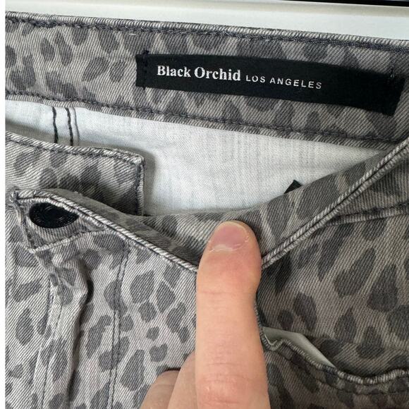 Black Orchid Los Angeles Leopard Animal Print Skinny Pants, Gray/Black, Size 26 - Picture 6 of 9